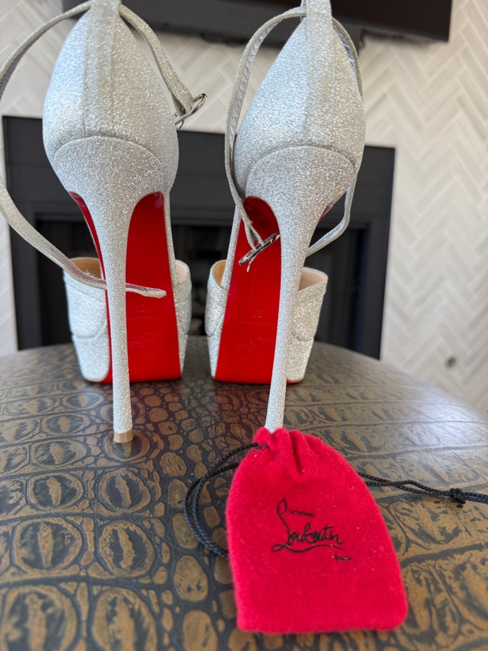 Christian Louboutin Glitter 150 Silver Pumps - Picture 4 of 17